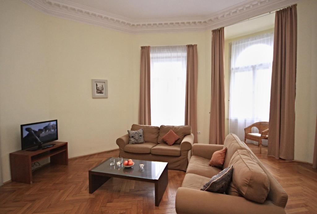 Apartament River View *